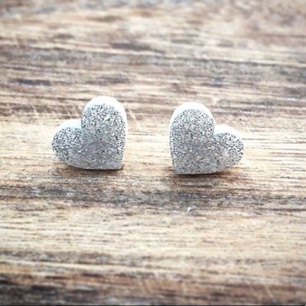 Silver glitter acrylic heart earrings